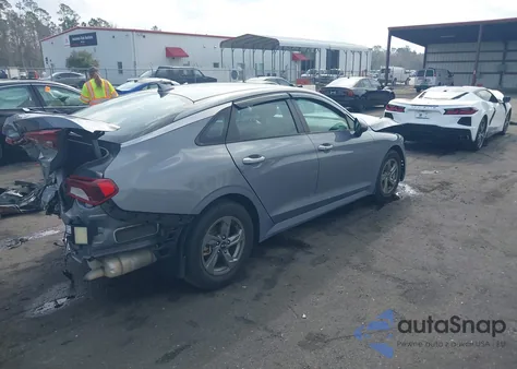 2021 Kia K5 Lxs z USA, uszkodzony, nr VIN 5XXG14J25MG073503